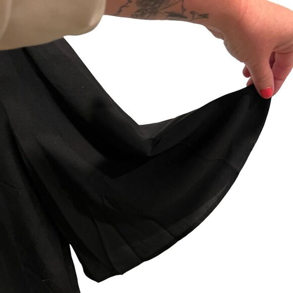 Black v-neck button front with tie waist and bell sleeves blouse women’s size L - Picture 4 of 7